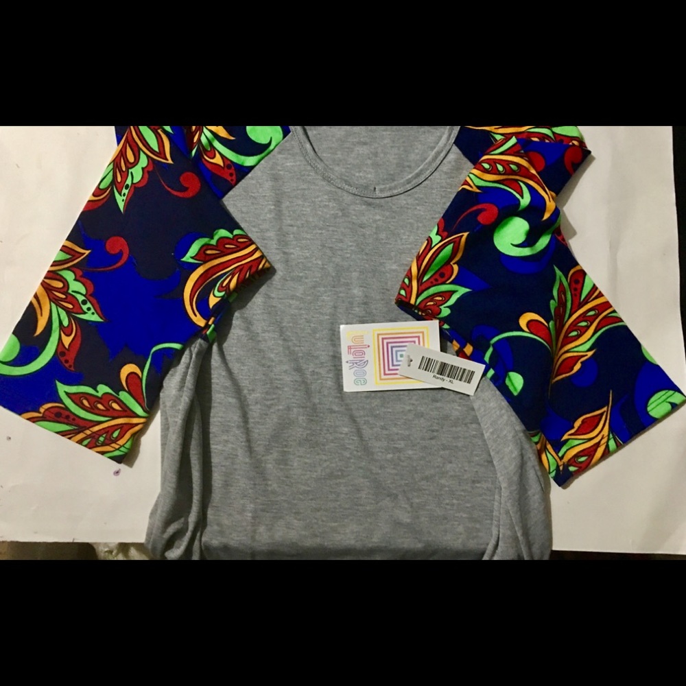 CLASSY CASUAL TEE by RANDY - Picture 3 of 7